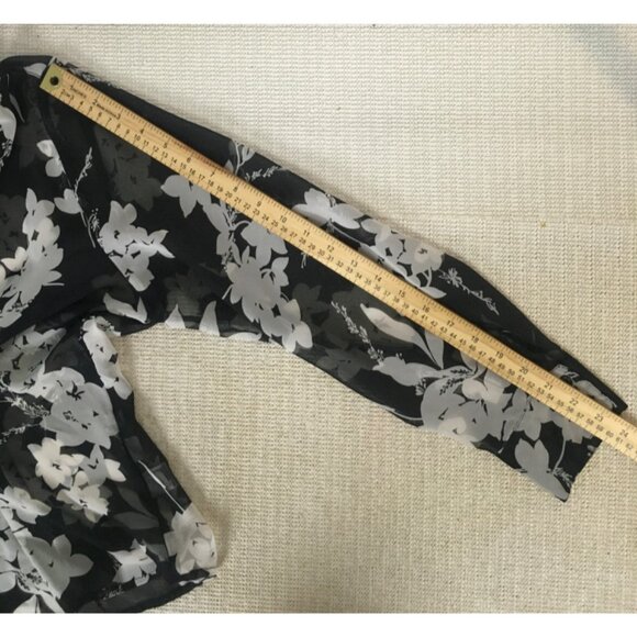 Croft n Barrow Top Women Size XL Sheer Black White Flowers Button up Long Sleeve - Picture 9 of 13